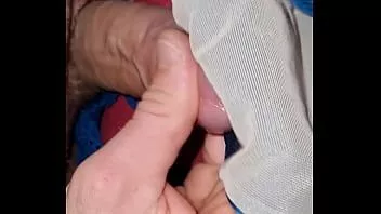 चलाएँ मेरी पत्नी पैंटी पर सह और एक कंडोम के साथ खेलो