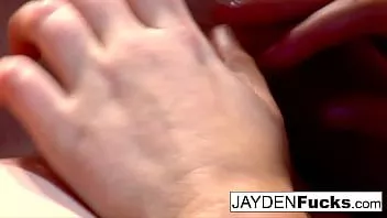 播放 Jayden jaymes 与 kelly surfer 有一些女同性恋的乐趣