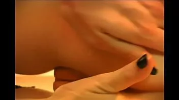 播放 乳胶女同性恋者和油（由 sisscademy 重新制作）