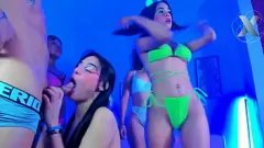play Latina Orgy: Tetangga menjadi liar untuk ayam besar dan payudara besar saya