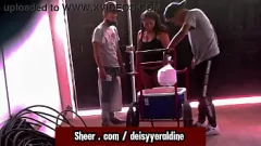 Play Ebony Goddess Exposes Massive Ass to Lucky Delivery Guy - Real Amateur Homemade Porn