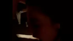 Abspielen Tiffs erstes BBC-Erlebnis: Ein heißer MFM-Dreier mit OpenmindedChef von FetLife