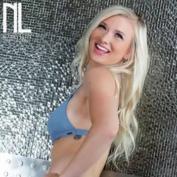 Gwiazda porno Emily Right